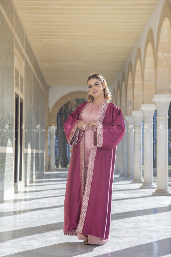 Kimono Elegante in Jacquard Bordeaux: Tradizione e Modernità" - Image 4